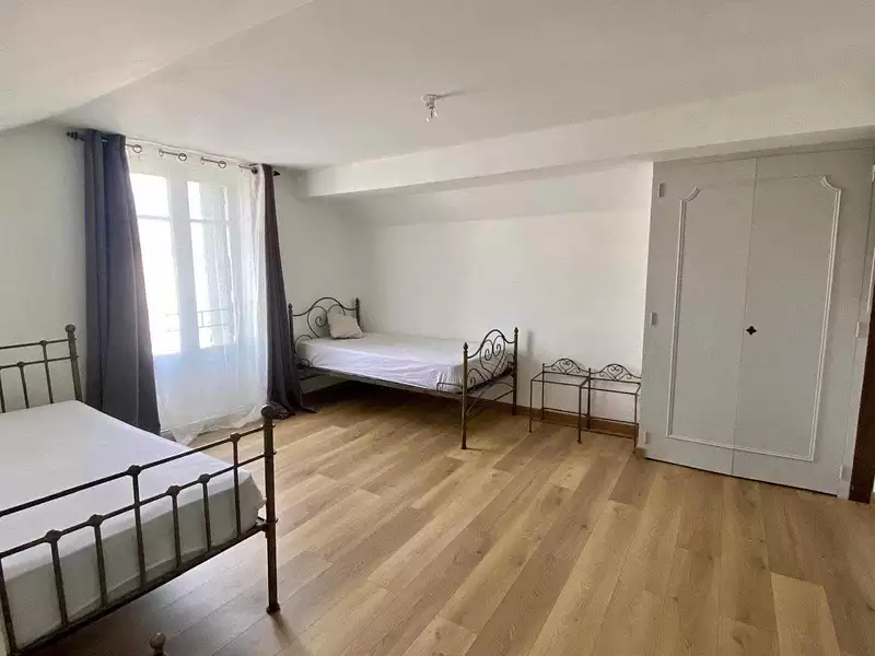 Maison, 196 m²