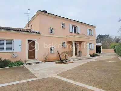 Maison, 240 m²