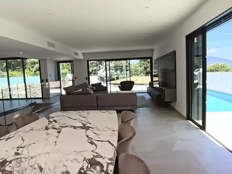 Maison, 244,4 m²