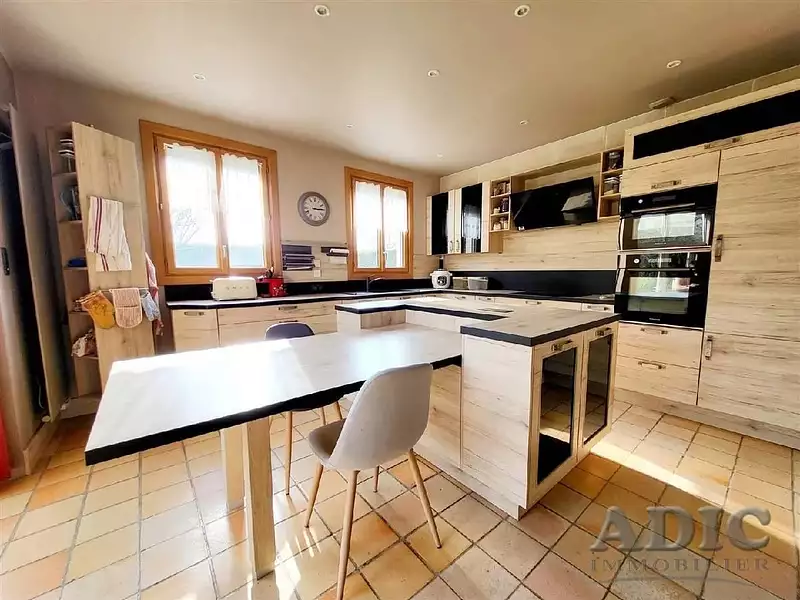 Maison, 168 m²