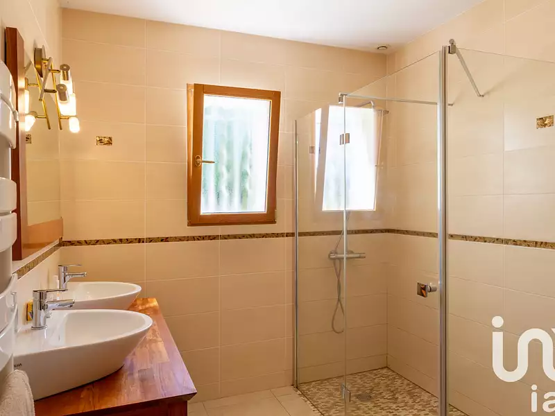 Maison, 203 m²