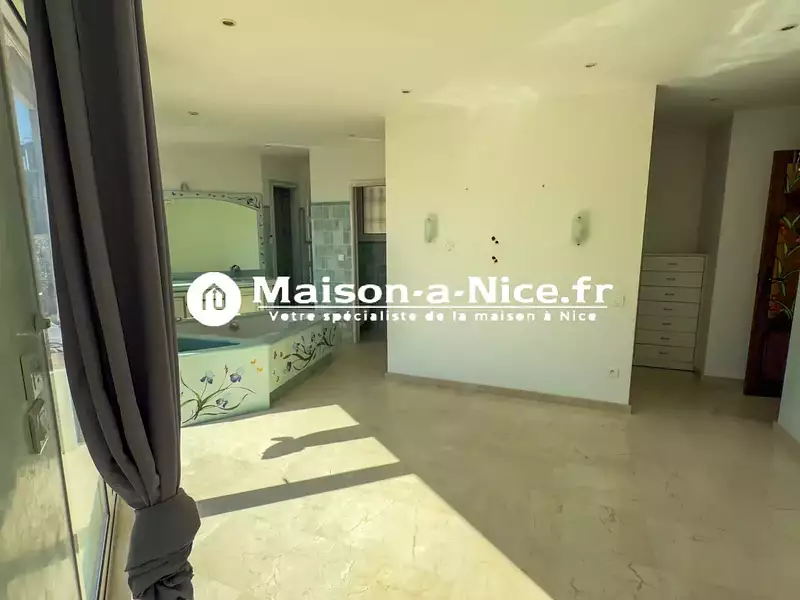 Maison, 333,07 m²