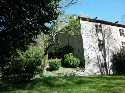Maison, 1 700 m²