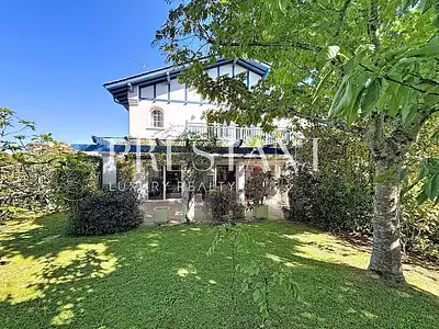 Maison, 230 m²