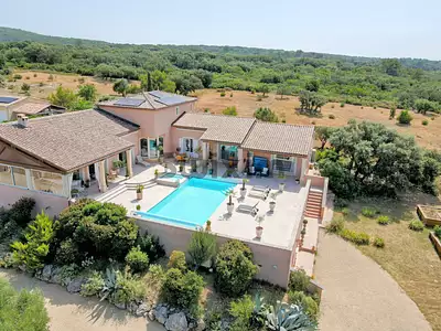 Maison, 257 m²
