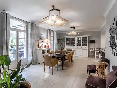 Maison, 333 m²