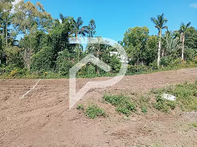 Terrain, 214 m²