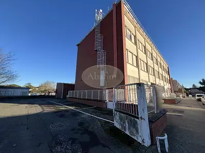 Immeuble, 826 m²