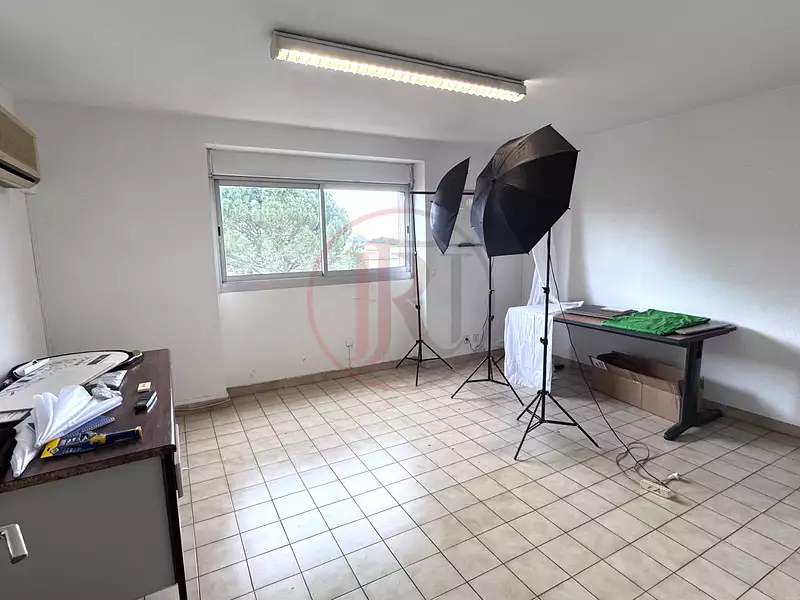 Divers, 2 250 m²