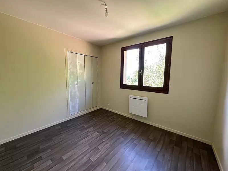 Maison, 670 m²
