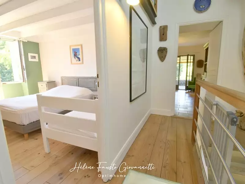 Maison, 235 m²