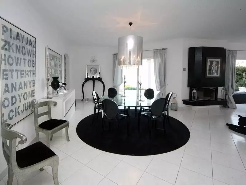 Maison, 457 m²