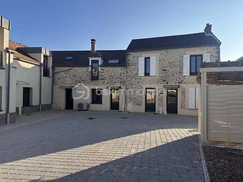 Maison, 827 m²