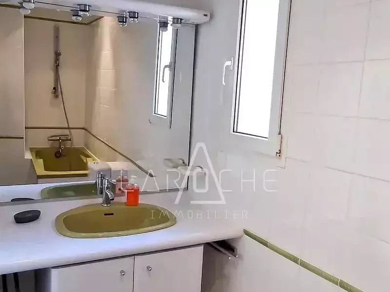 Maison, 221 m²