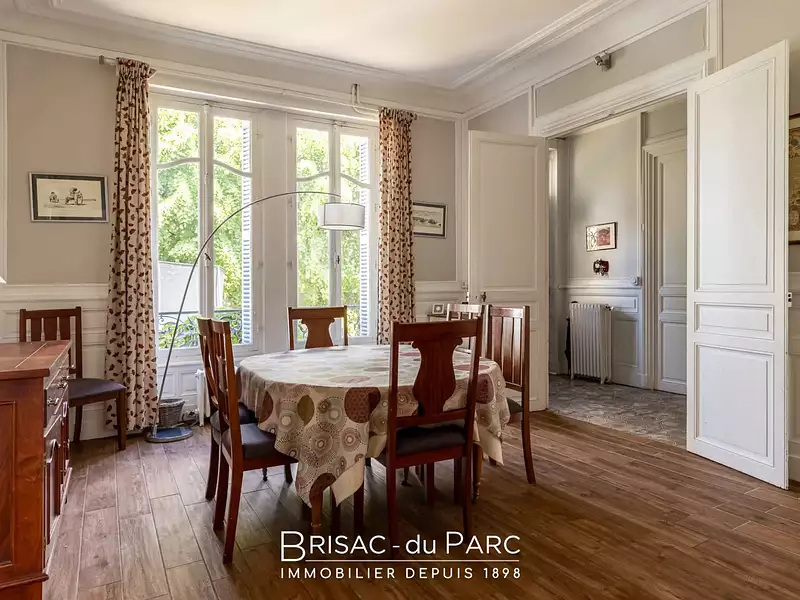 Maison, 250 m²