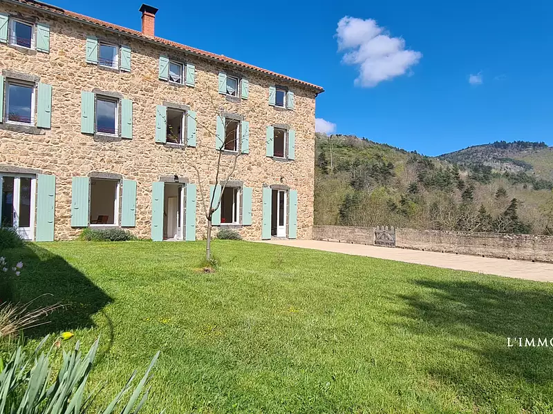 Maison, 307,4 m²