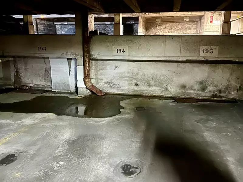Parking, 100 m²