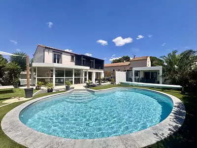 Maison, 225 m²