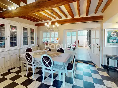 Maison, 225 m²