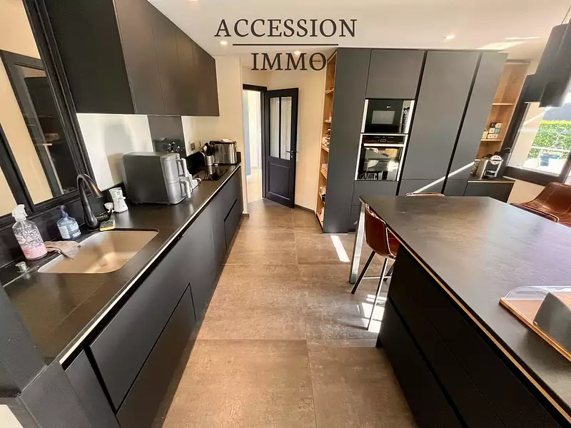 Maison, 195 m²