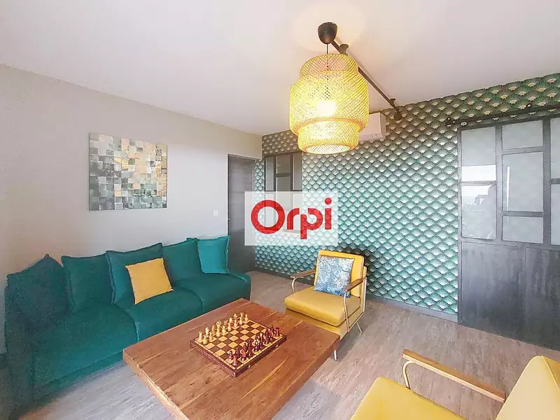 Maison, 235 m²
