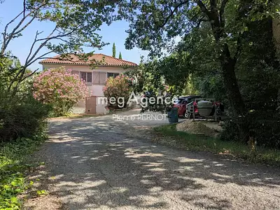Maison, 240 m²