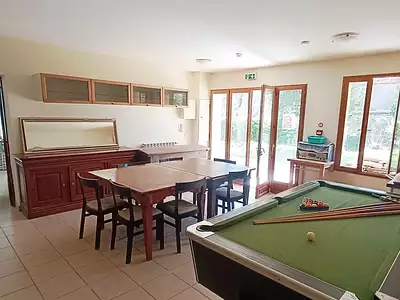 Maison, 950 m²