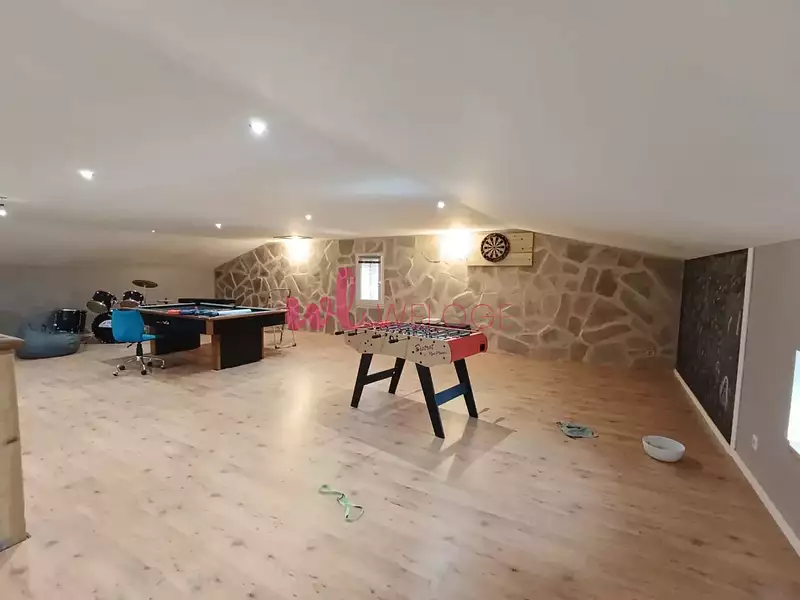 Appartement, 248,44 m²