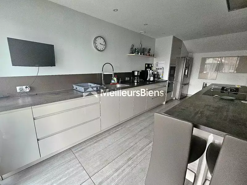 Maison, 179 m²