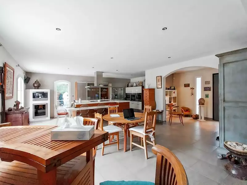 Maison, 226 m²