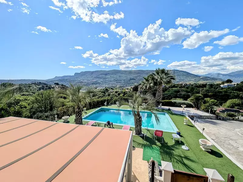 Maison, 370 m²