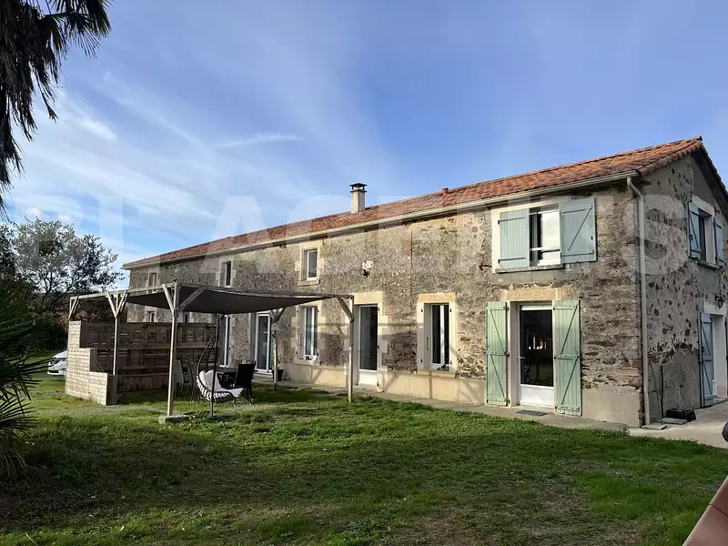 Maison, 270 m²