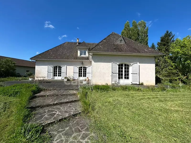Maison, 252 m²