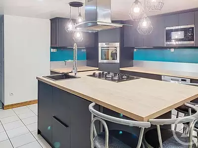 Maison, 250 m²