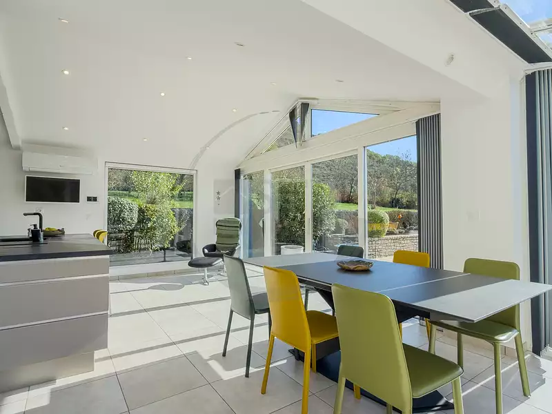 Maison, 166 m²