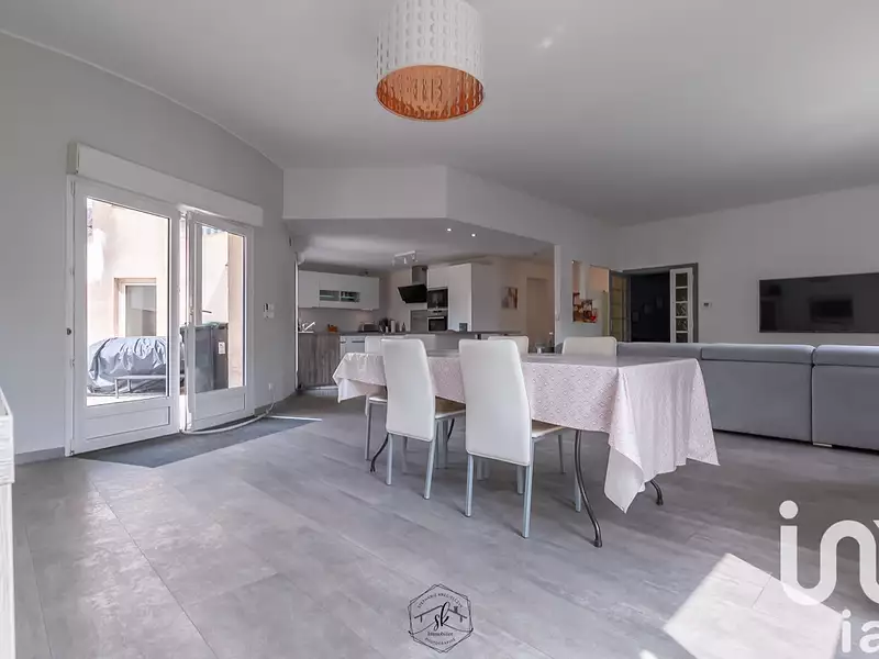 Maison, 299 m²