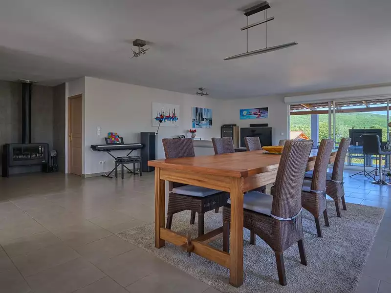 Maison, 220 m²