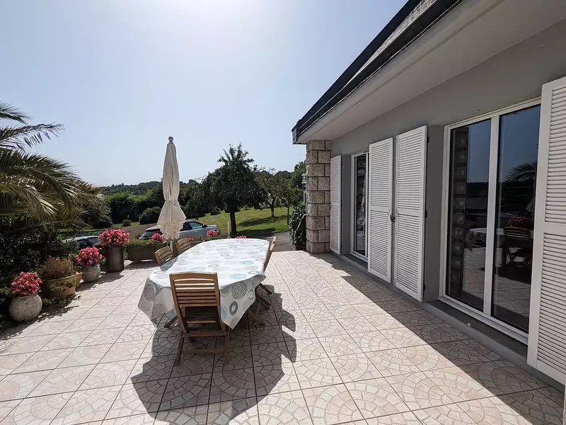 Maison, 166 m²