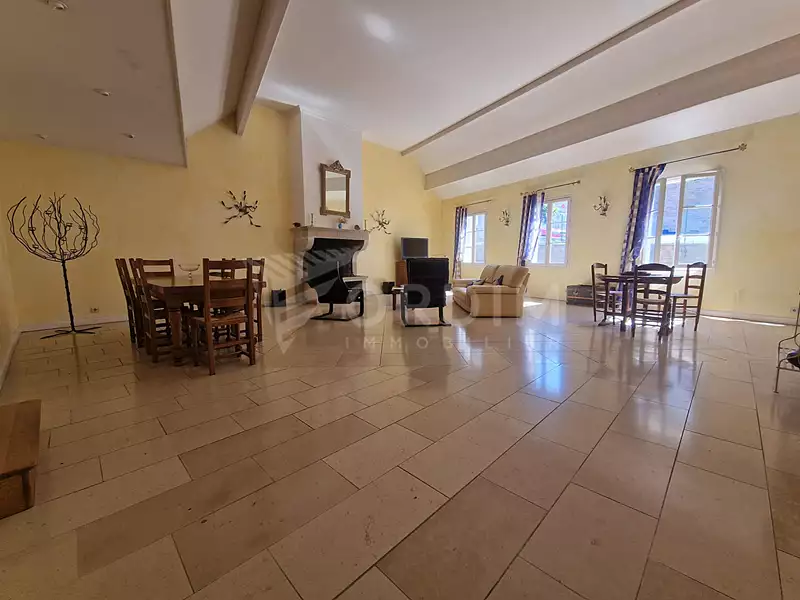 Maison, 210 m²