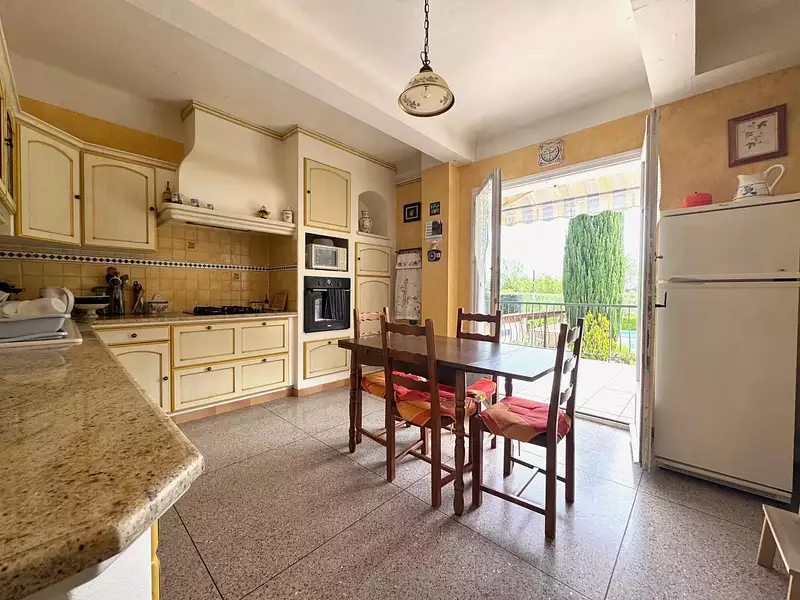 Maison, 237 m²