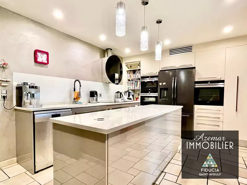 Maison, 301,15 m²