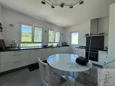 Maison, 240 m²