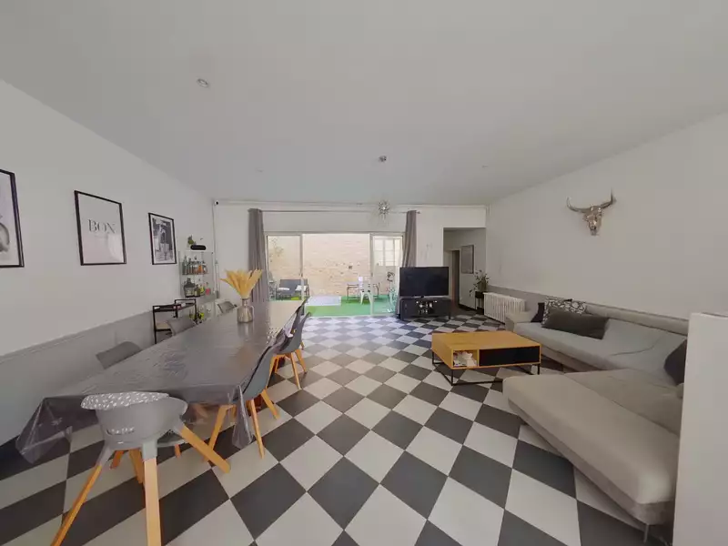 Maison, 220 m²