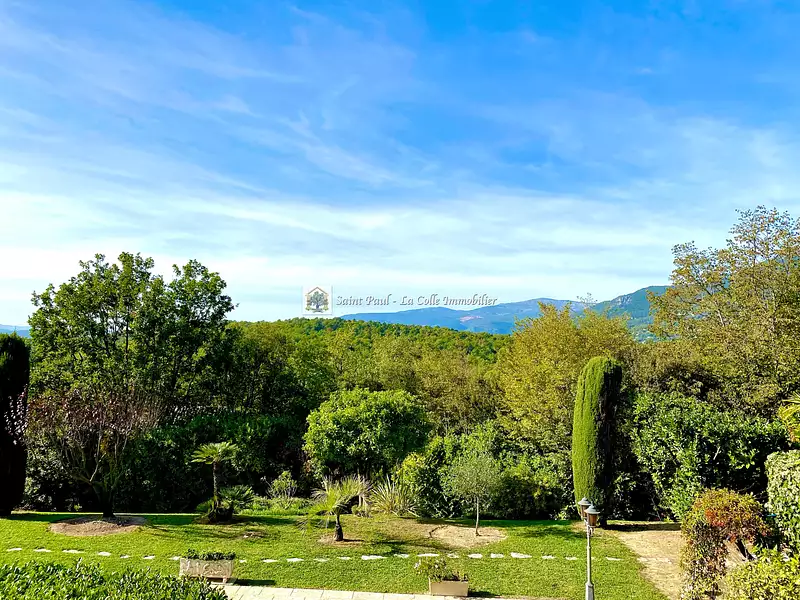 Divers, 305 m²