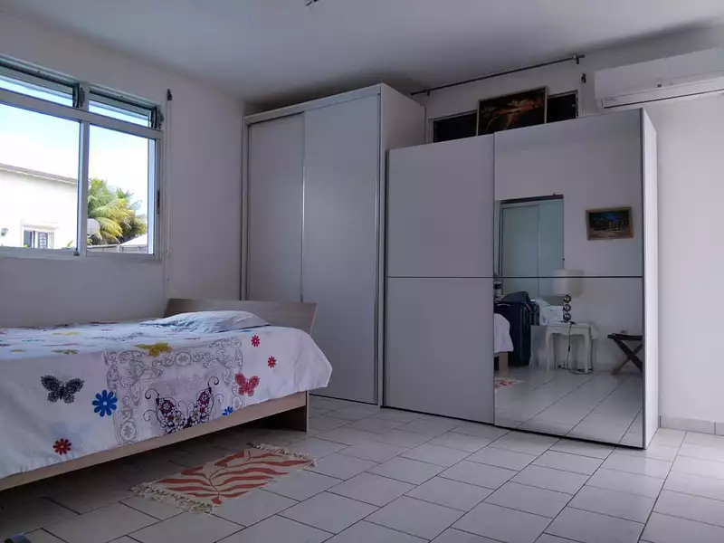 Maison, 225 m²