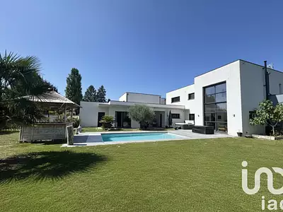 Maison, 252 m²