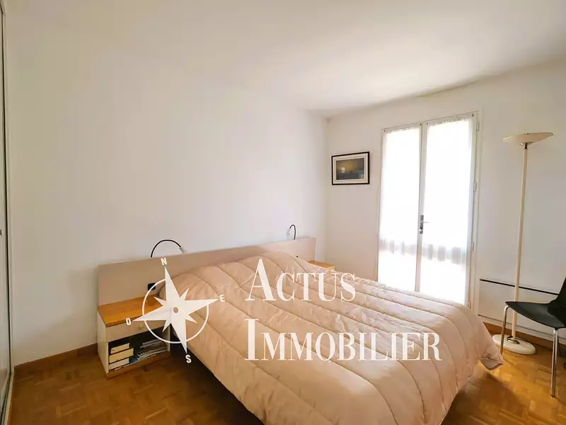 Maison, 242 m²