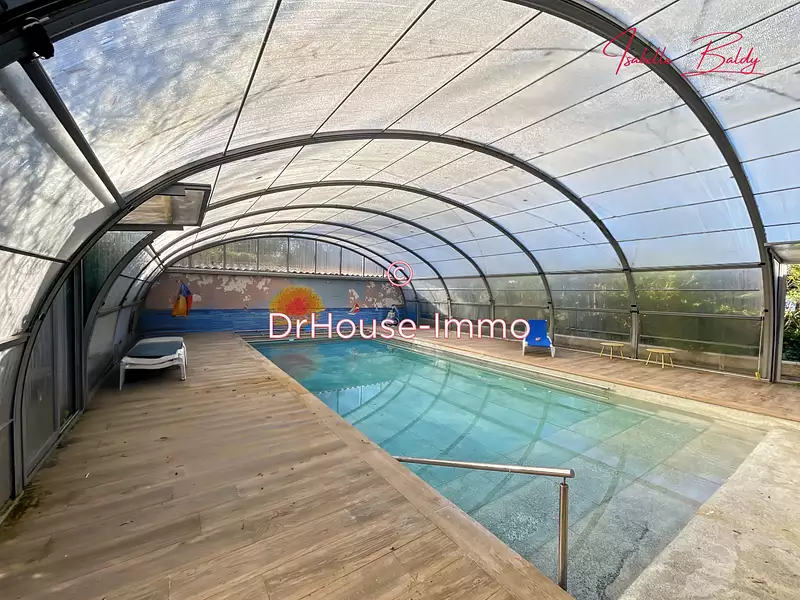 Maison, 242 m²