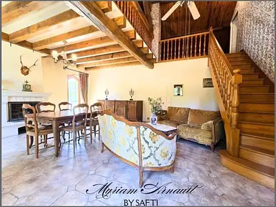 Maison, 245 m²
