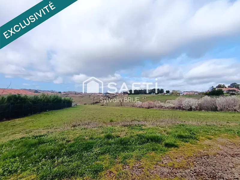 Terrain, 2 000 m²
